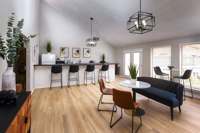 Hemingway House | Leasing Office