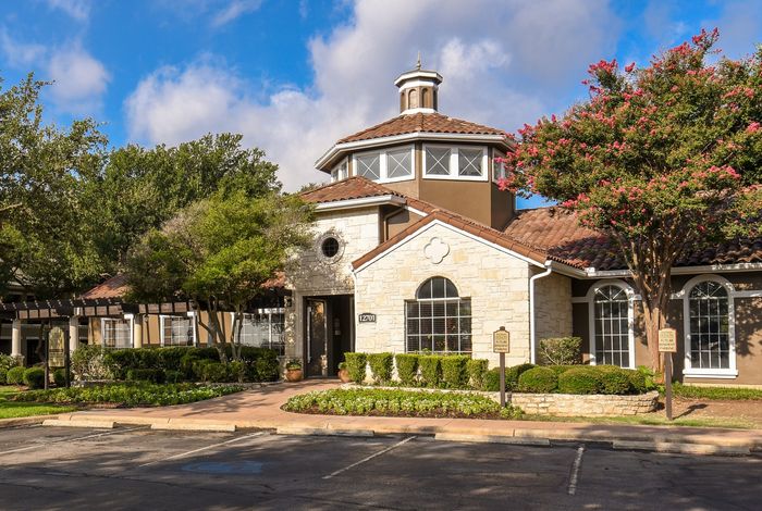 Leasing Office | Clubhouse | Indian Hollow Apartments