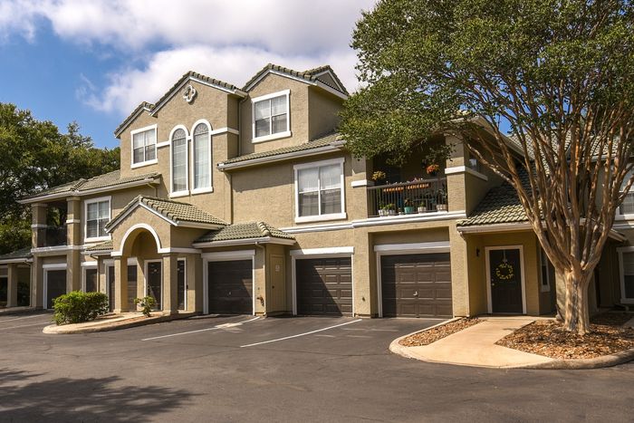 Building | Attached Garages in Selected Units | Indian Hollow