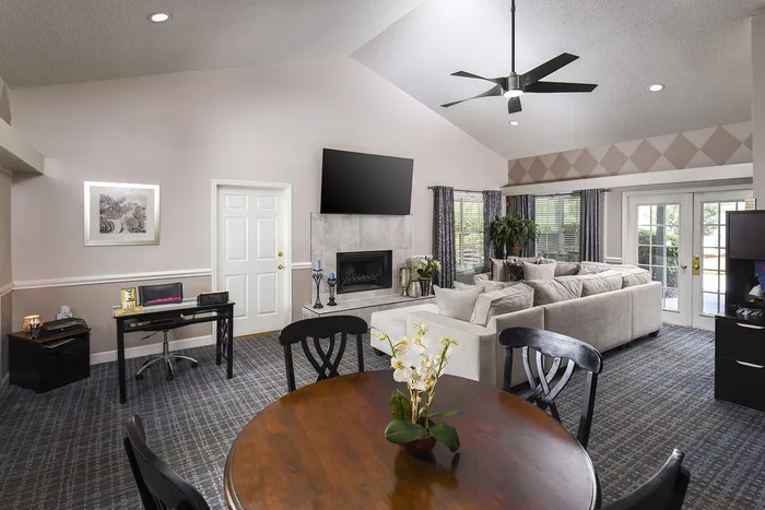 Leasing Office | Inside Office | Middleton Cove Apts