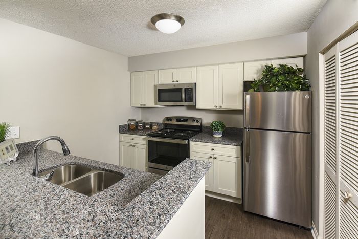 Granite Countertops | Upgrade | Middleton Cove Apts