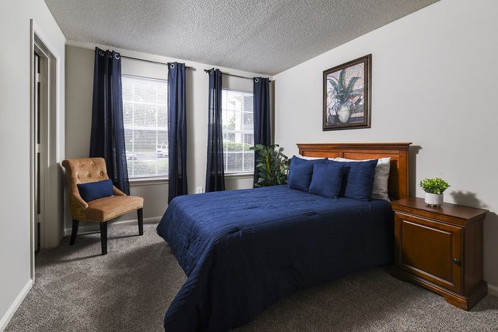Two Bedroom Master | Large Closet | Bathroom | Middleton Cove Apts