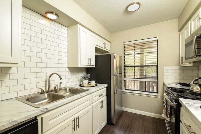 2/2 - Upgraded Kitchen