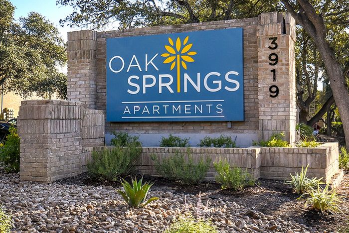 Entrance Sign | Oak Springs apartments