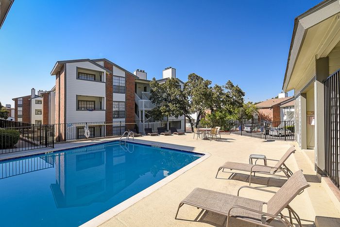 Pool area | Lounge chairs