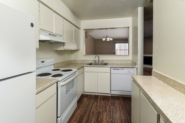 Classic kitchen | White cabinets | plank flooring