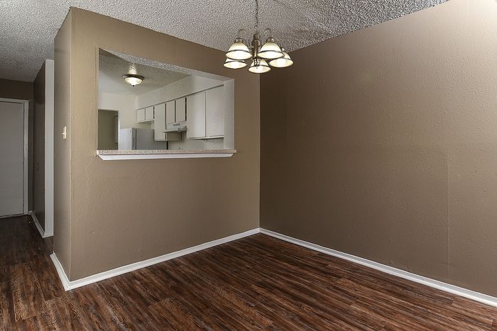 Dining area | pass through from dining room to kitchen