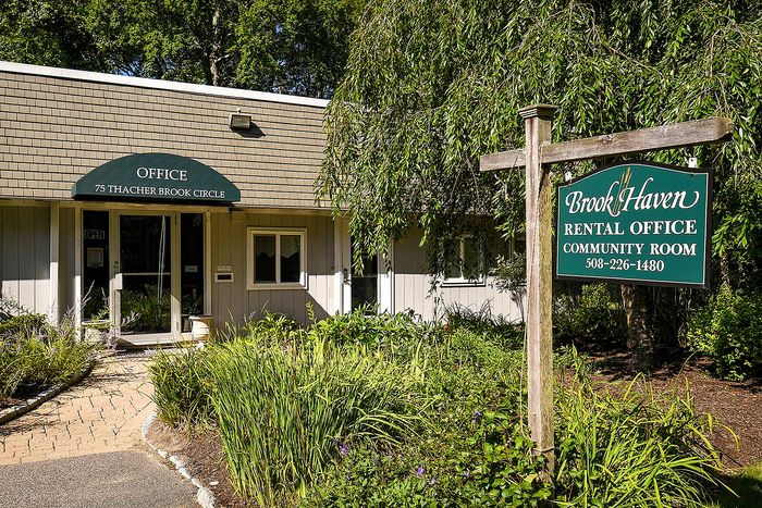 Brookhaven Leasing office