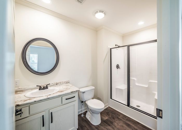 Spacious Full Bathroom