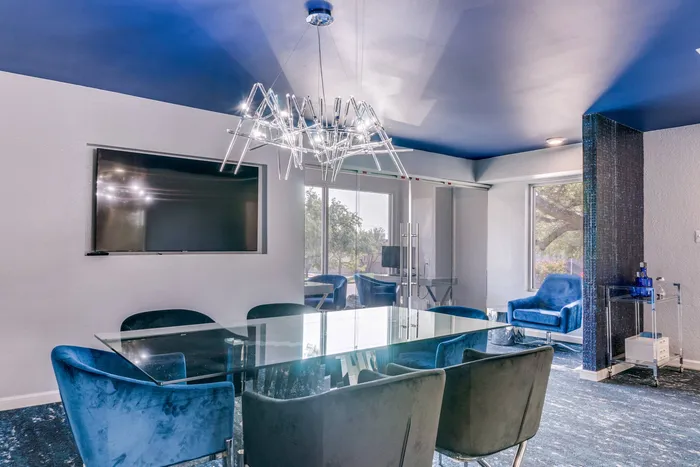 Business Center with table and chairs