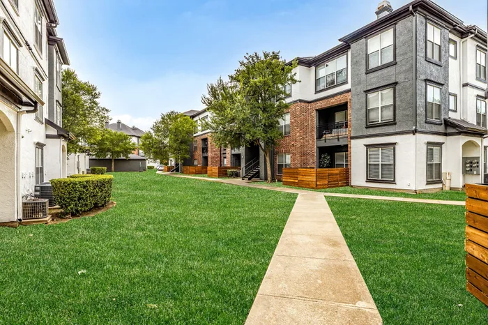 Exterior community with sidewalk