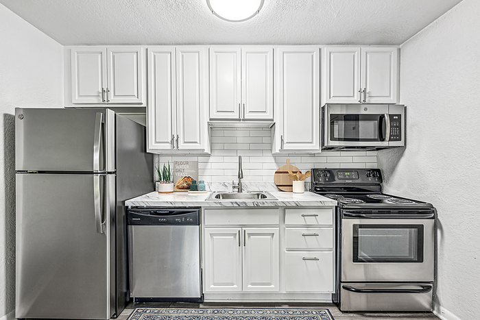 Liv at Winter Park Apartment Homes - Modern Kitchen