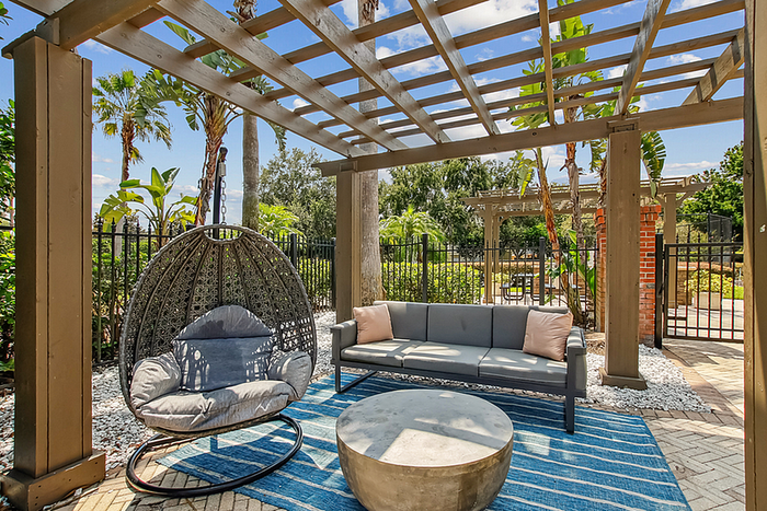 Halston Park Central - Outdoor Seating