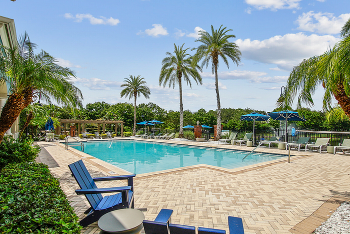 Halston Park Central - Outdoor Pool