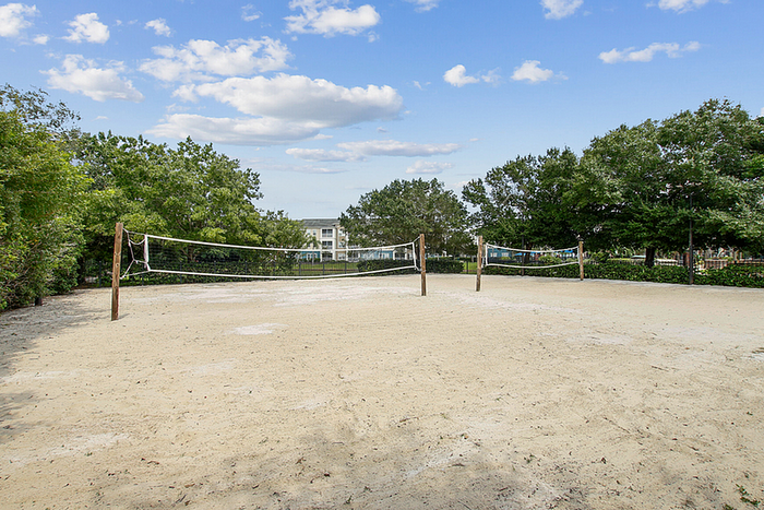 Halston Park Central - Sand Volleyball Court