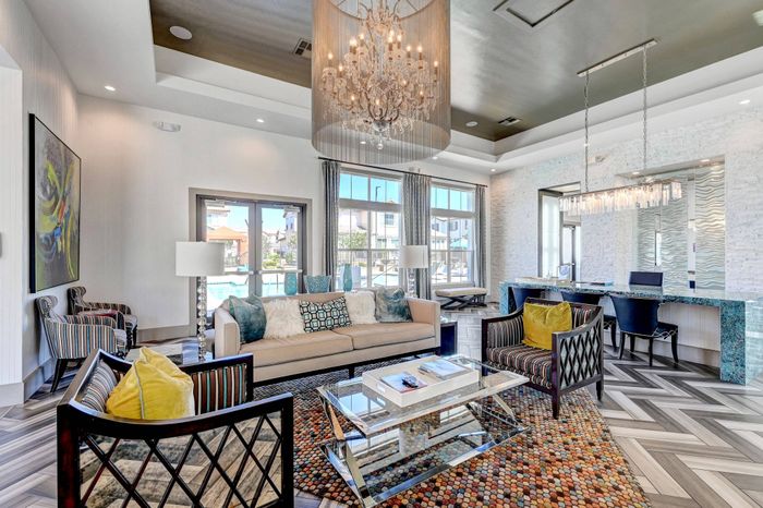 logan-at-southern-highlands-clubhouse-resident-lounge