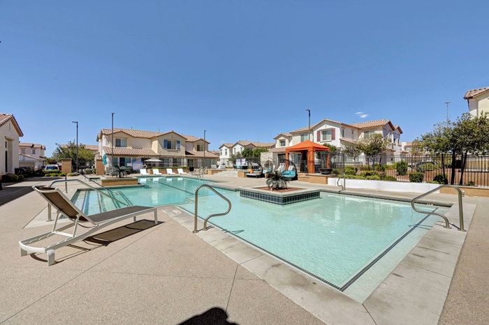 logan-at-southern-highlands-resort-pool-spa