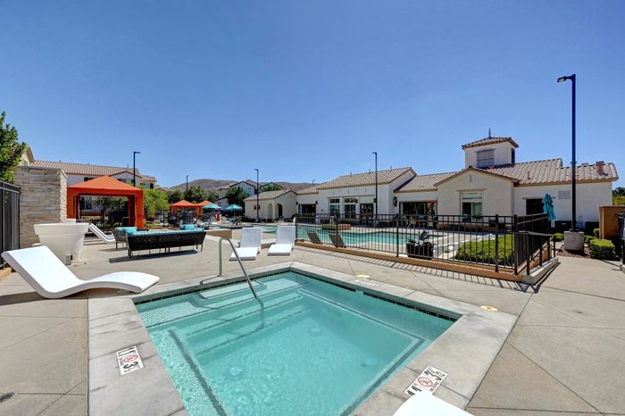 logan-at-southern-highlands-resort-pool-spa