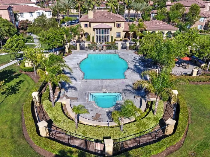 stella-at-towngate-pool-spa