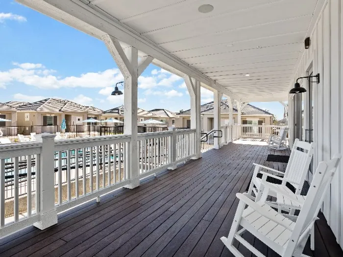 clubhouse-wrap-around-porch