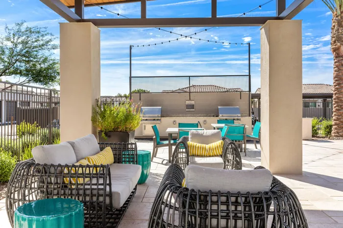 logan-at-deer-valley-pool-lounge-bbq