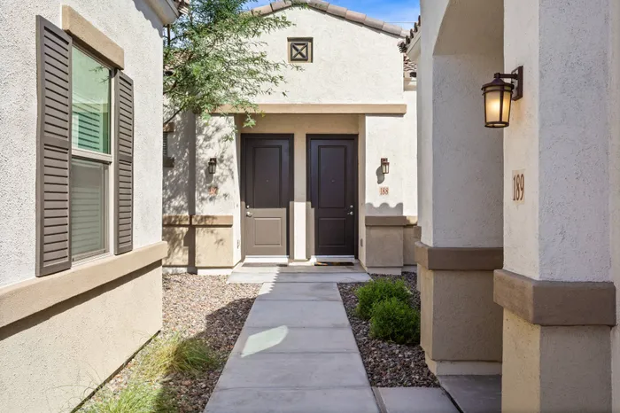 logan-at-deer-valley-home-entrance