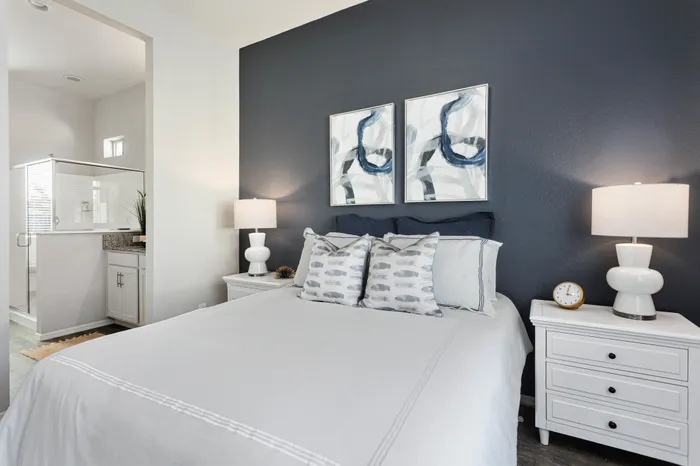 logan-at-ellsworth-primary-bedroom-bath