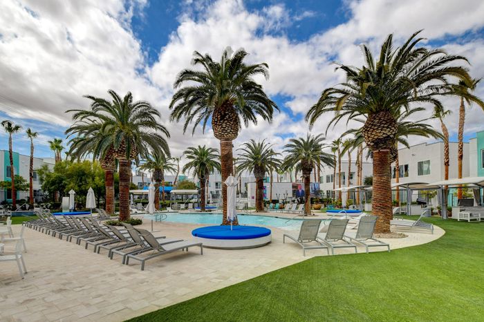 south-beach-by-logan-resort-swimming-pool-spa