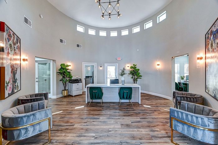 logan-charleston-lobby
