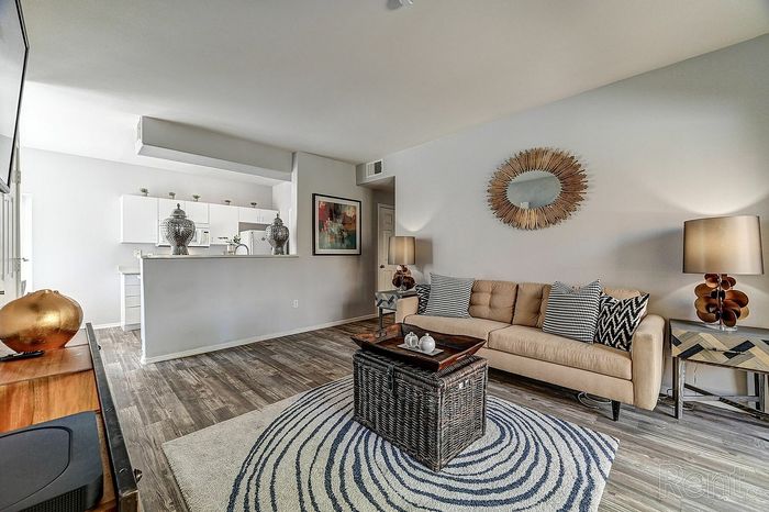 logan-charleston-livingroom