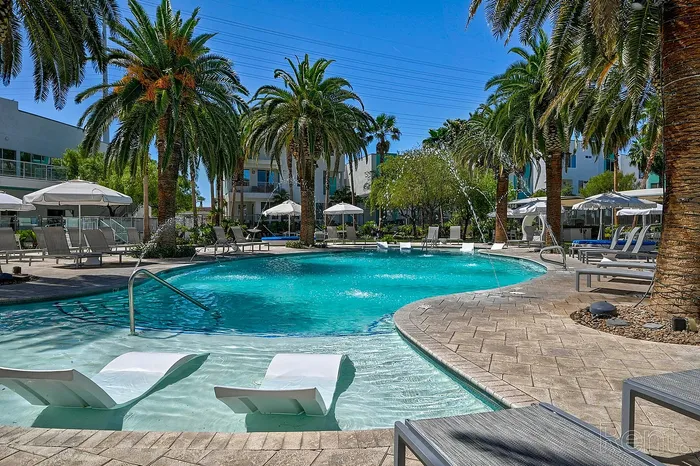 south-beach-pool