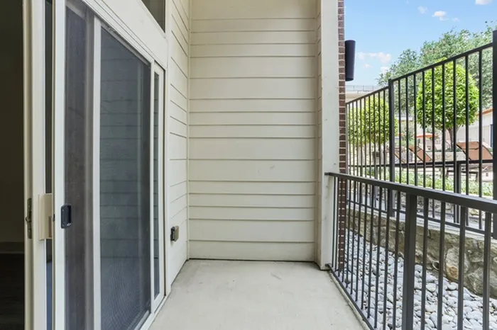Private patio and balcony at Lantower Legacy Lakes