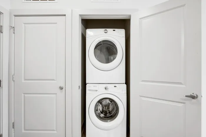 In-unit washer and dryer at Lantower Waverly.