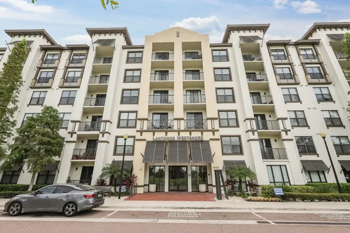 Community entrance at Lantower Westshore