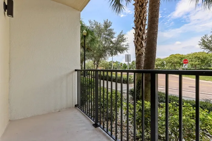 Private covered patio at Lantower Westshore.
