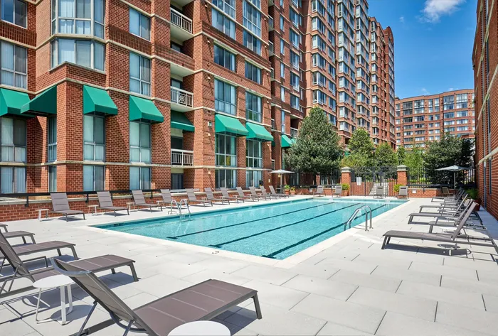 Large Swimming Pool and Sun Deck | Meridian at Courthouse Commons | Arlington, VA Apartments