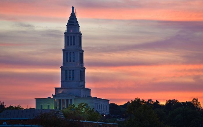 Alexandria Apartment Community | Apartments For Rent In Alexandria VA | Meridian at Eisenhower Station