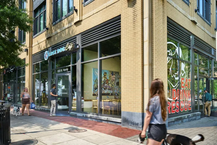Enjoy Neighborhood Favorite Lost Dog Caf&eacute;  | Meridian at Braddock Station | Luxury Alexandria VA Apartments