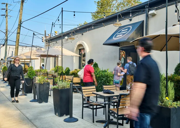 Enjoy Neighborhood Favorite Mason Social | Meridian at Braddock Station | Alexandria VA Apartments