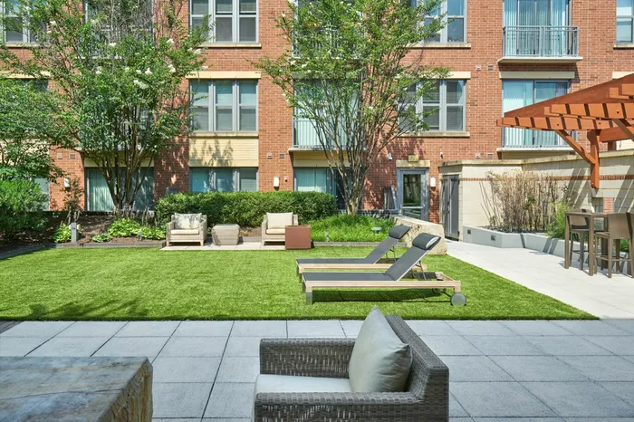 Landscaped Courtyard With Numerous Seating Areas | 360 H Street | Washington DC Apartments | H Street Apartments