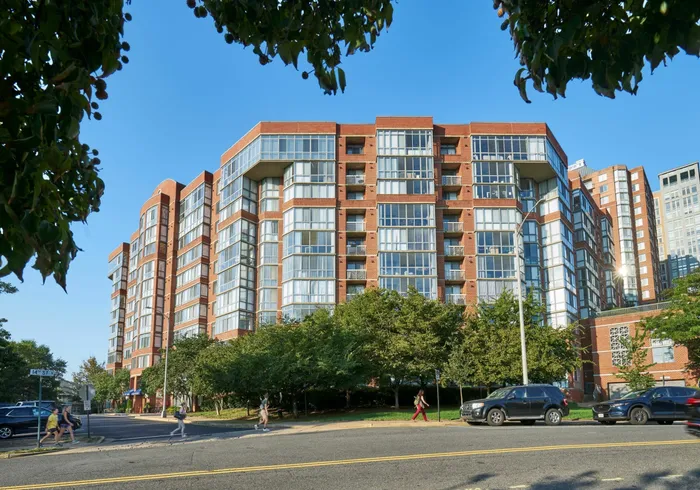 Meridian at Courthouse Commons | Luxury Arlington VA Apartments