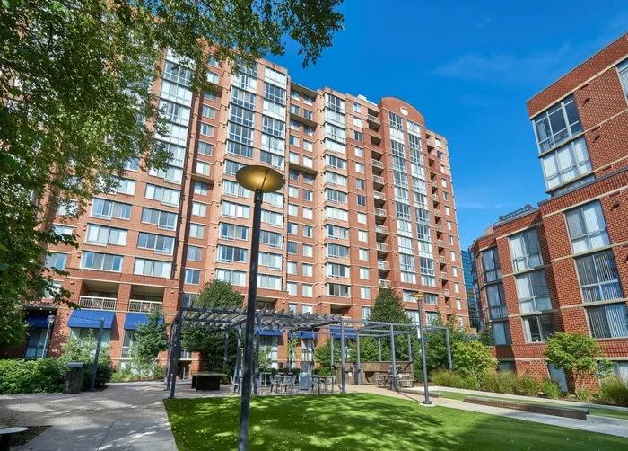 Meridian at Courthouse Commons From The Courtyard | Luxury Arlington VA Apartments