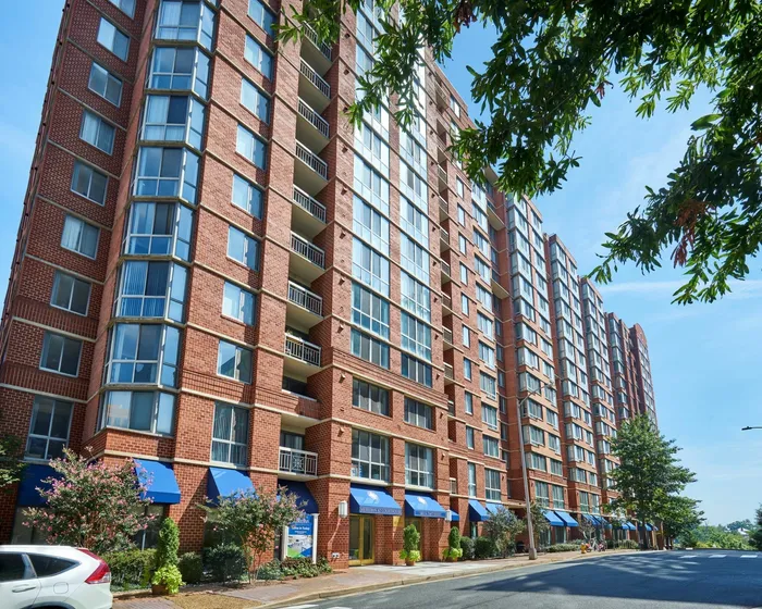 Meridian at Courthouse Commons | Luxury Arlington VA Apartments