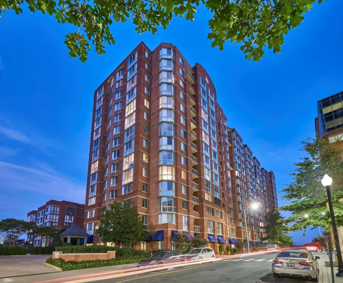 Meridian at Courthouse Commons at Night | Luxury Arlington VA Apartments