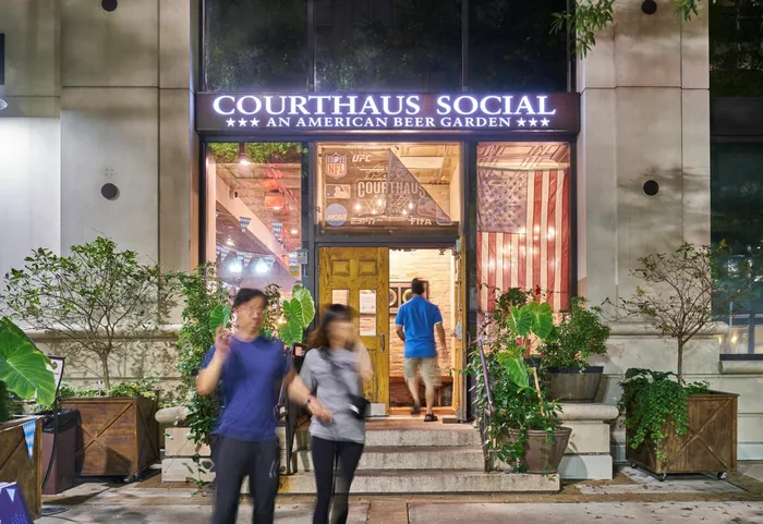 Enjoy Time With Friends at Nearby Courthaus Social | Meridian at Courthouse Commons | Luxury Arlington VA Apartments
