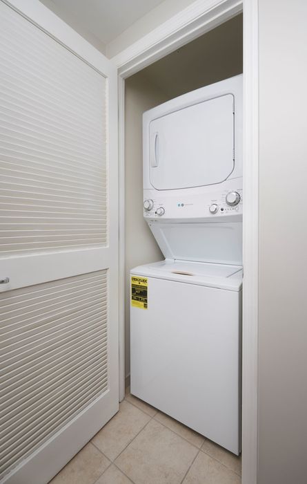 Washer/Dryer in Newly Renovated Apartment | Carlyle Place | Luxury Alexandria VA Apartments