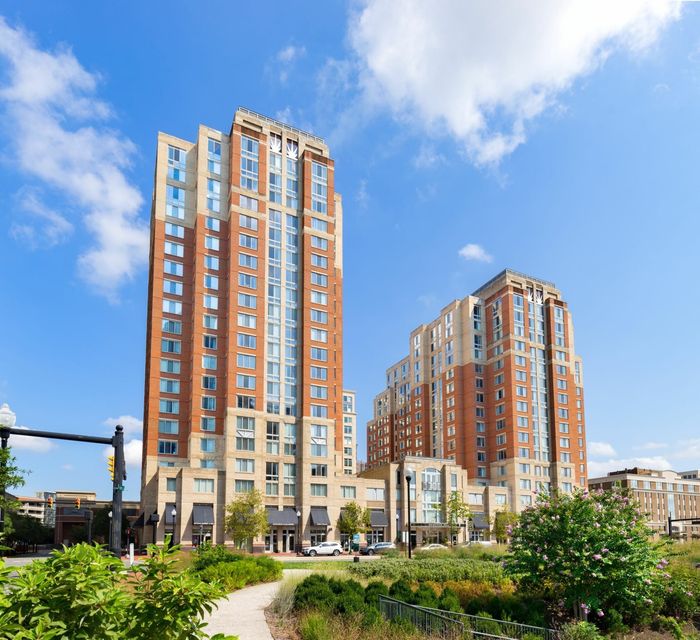 Carlyle Place Apartments Exterior | Luxury Alexandria VA Apartments