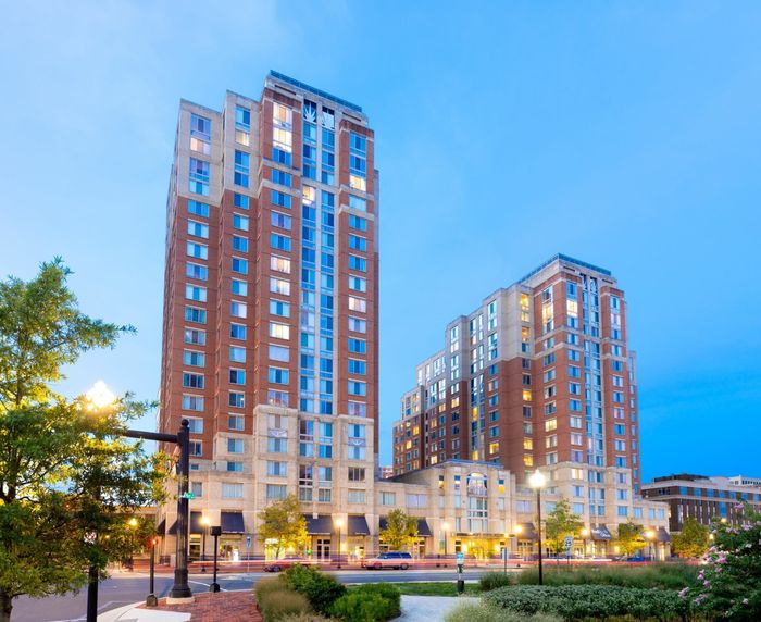 Carlyle Place at Night | Carlyle Place Apartments | Luxury Alexandria VA Apartments