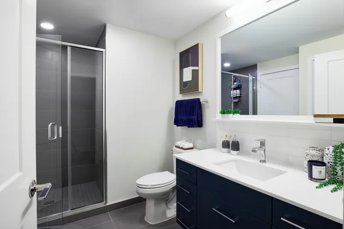 1BS-5dm Floor Plan Apartment 510 Bathroom | Meridian 2250 at Eisenhower Station | Luxury Alexandria VA Apartments