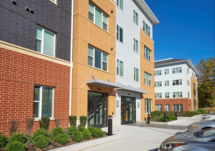 Robinson at One University | Affordable Fairfax VA Apartments